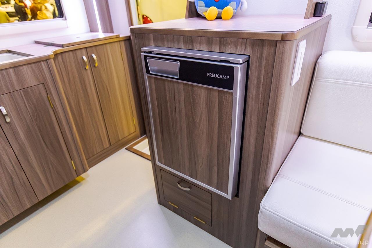 キャンピングカー