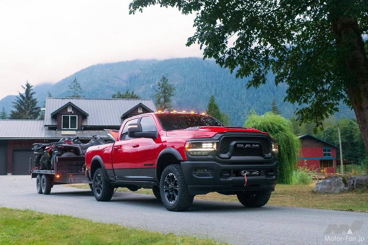 RM023_073TF31du46s50v8n3cvvh33