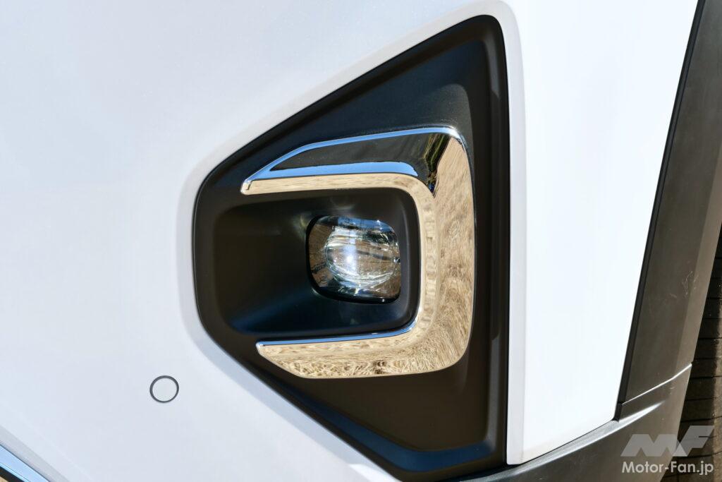 フォグランプの周囲をメッキで覆う「フォグライトガーニッシュ」。