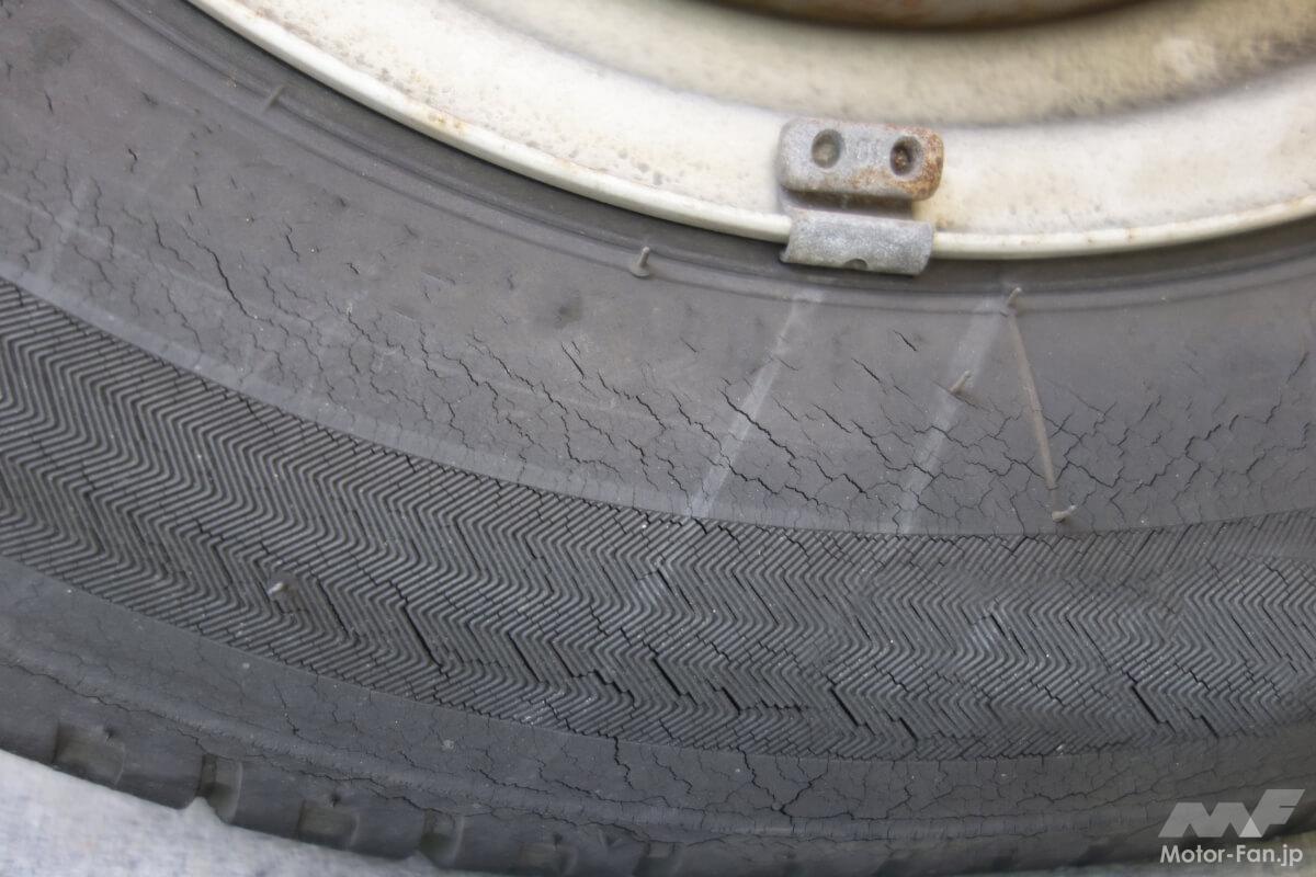 タイヤのヒビ