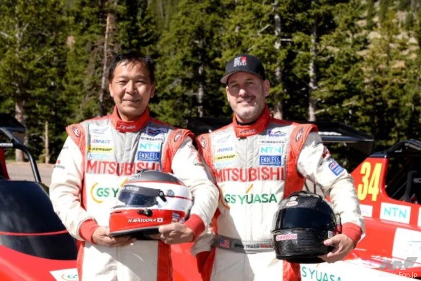 増岡選手とグレッグ・トレーシー選手