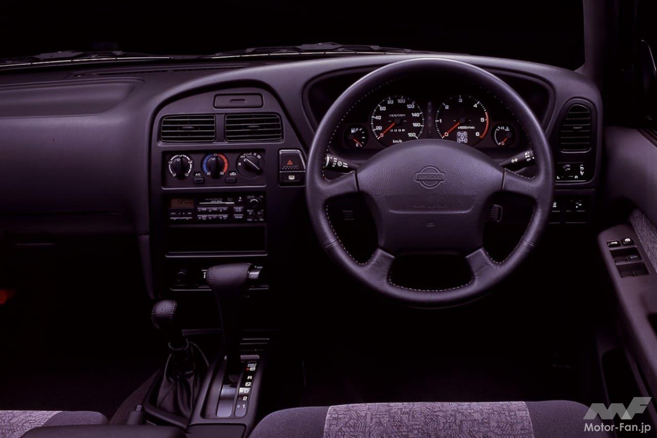 日産2代目「テラノ」のコクピット