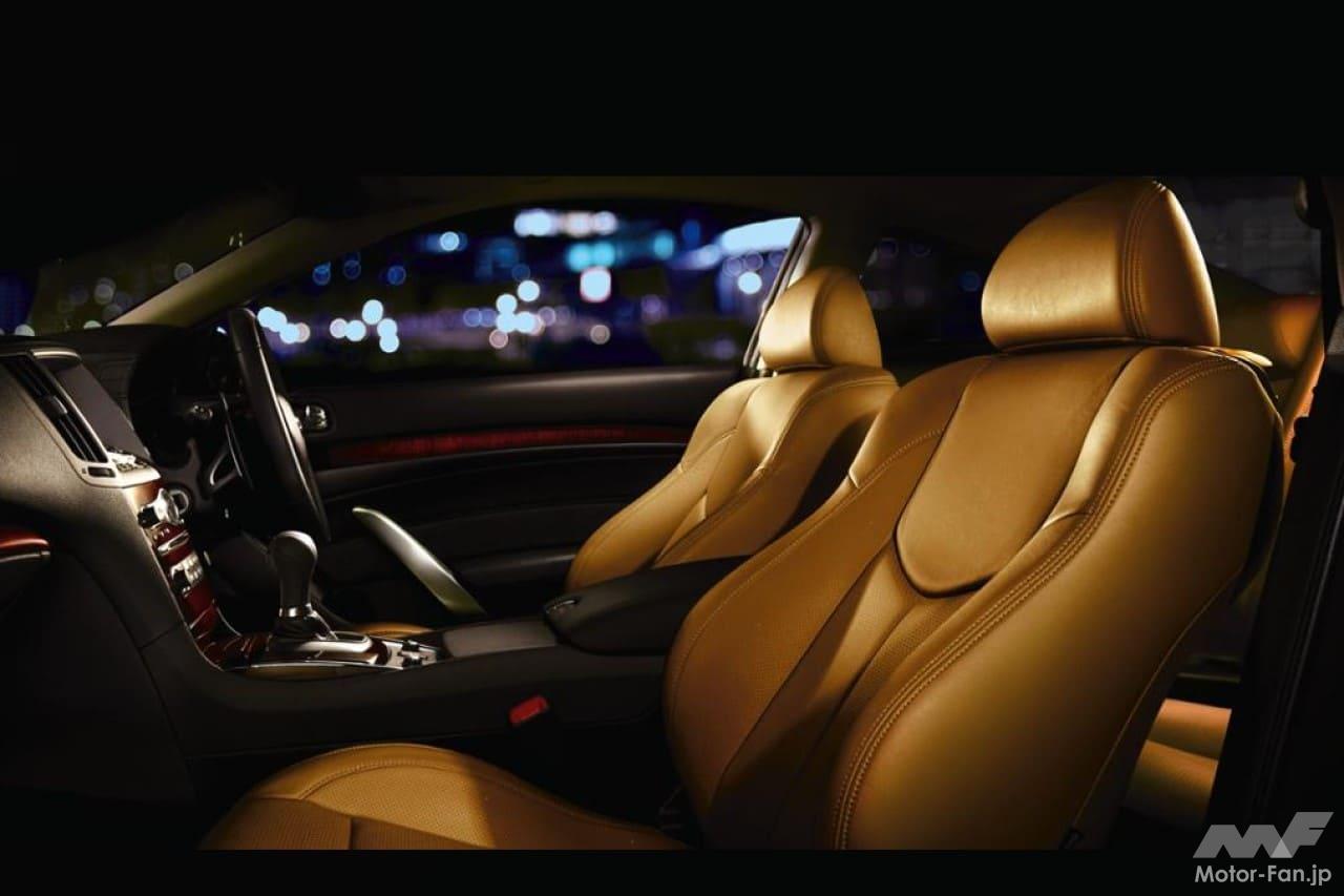 日産2代目CKV36型「スカイラインクーペ」のフロントシート