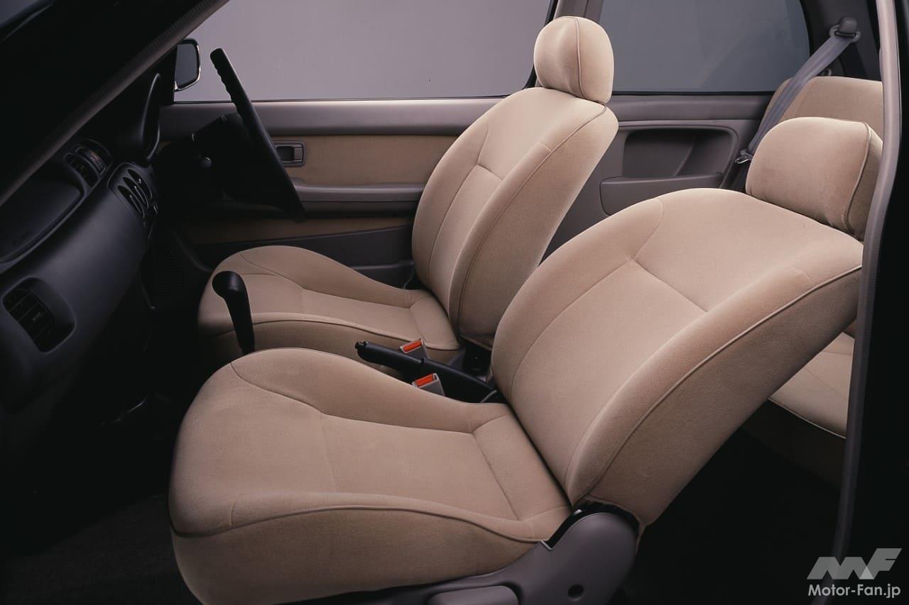 日産「マーチ ボレロ」のシートアレンジ