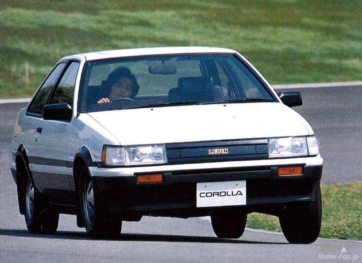 トヨタ「カローラレビン(AE86)」