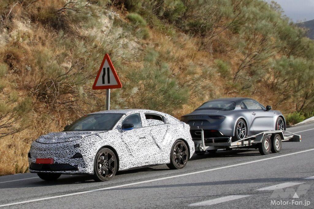 アルピーヌ「A390」量産型が「A110」を牽引!? 608ps＋トルクベクタ