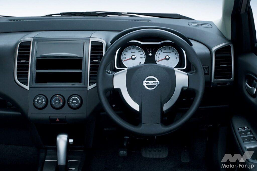 日産3代目「ウイングロード」のコクピット