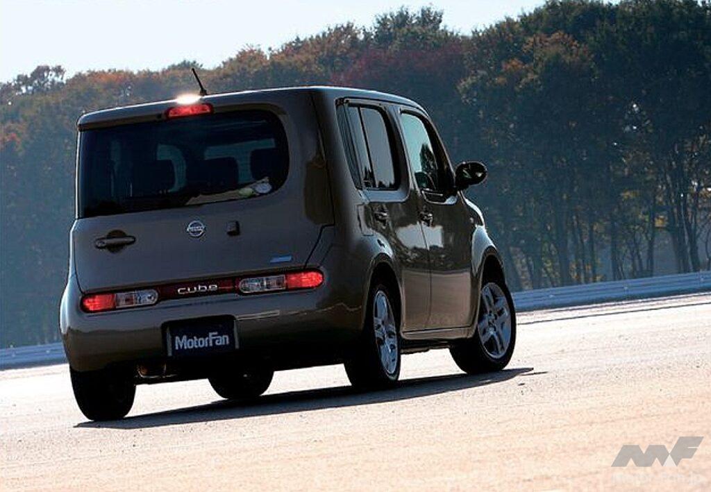 日産3代目「キューブ」のリアビュー