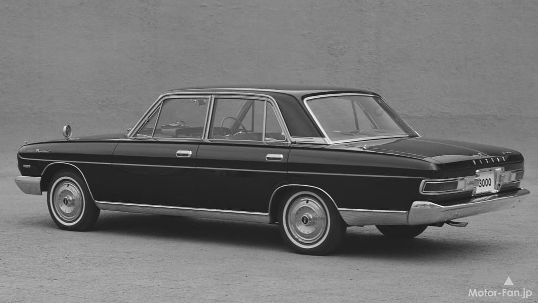 日産「プレジデント」のリアビュー