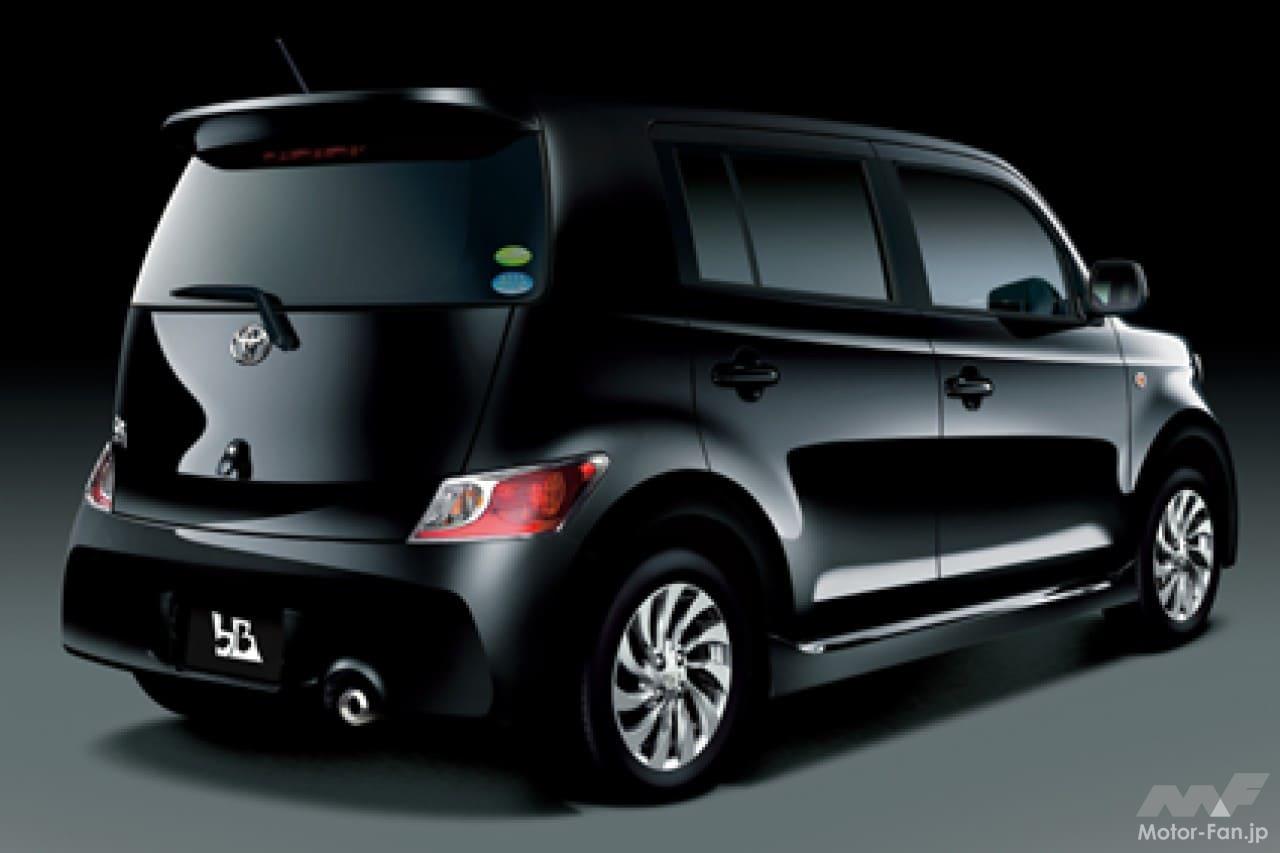 トヨタ2代目「bB」のリアビュー