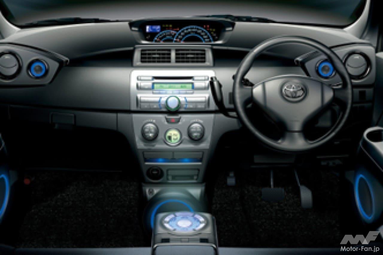 トヨタ2代目「bB」のコクピット