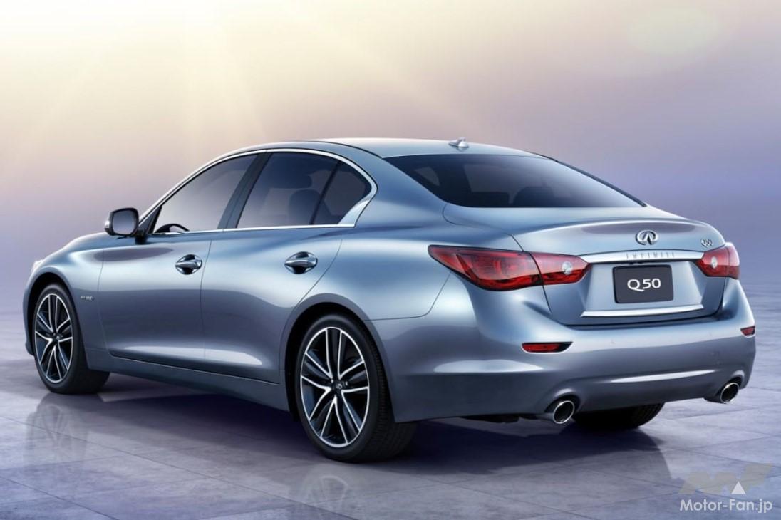「インフィンティQ50」のリアビュー