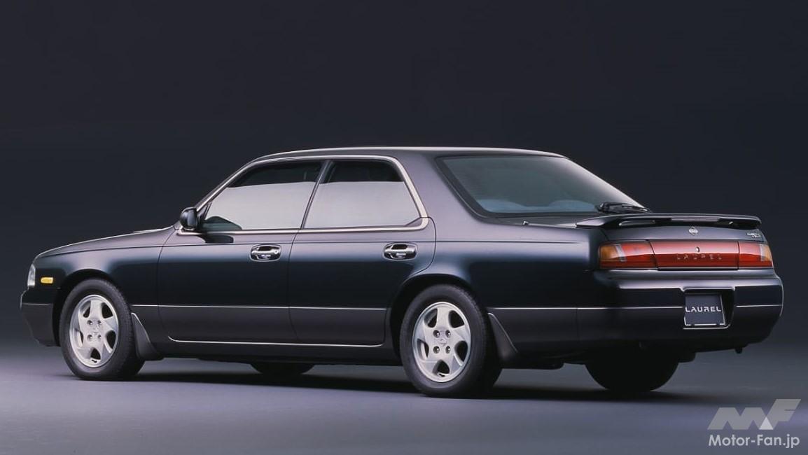 日産7代目「ローレル」のリアビュー