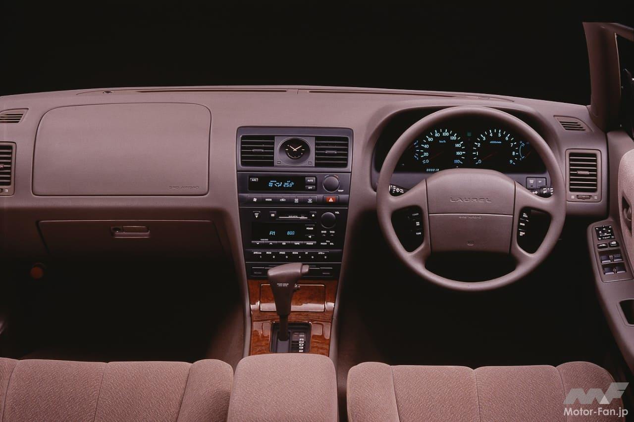 日産7代目「ローレル」のコクピット