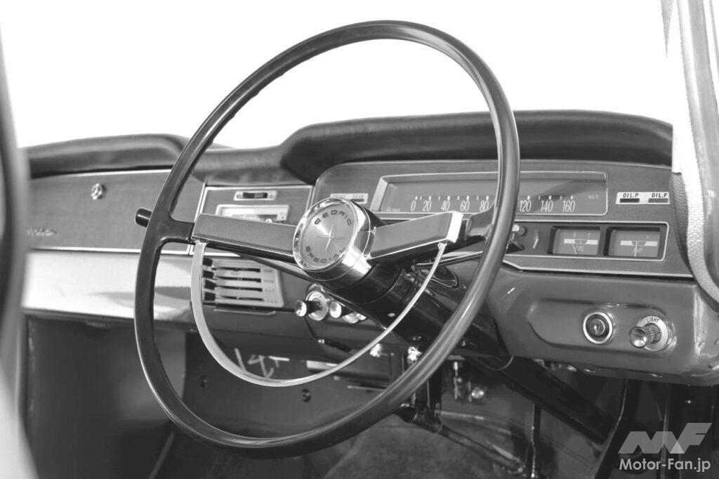 日産「セドリック・スペシャル」のコクピット