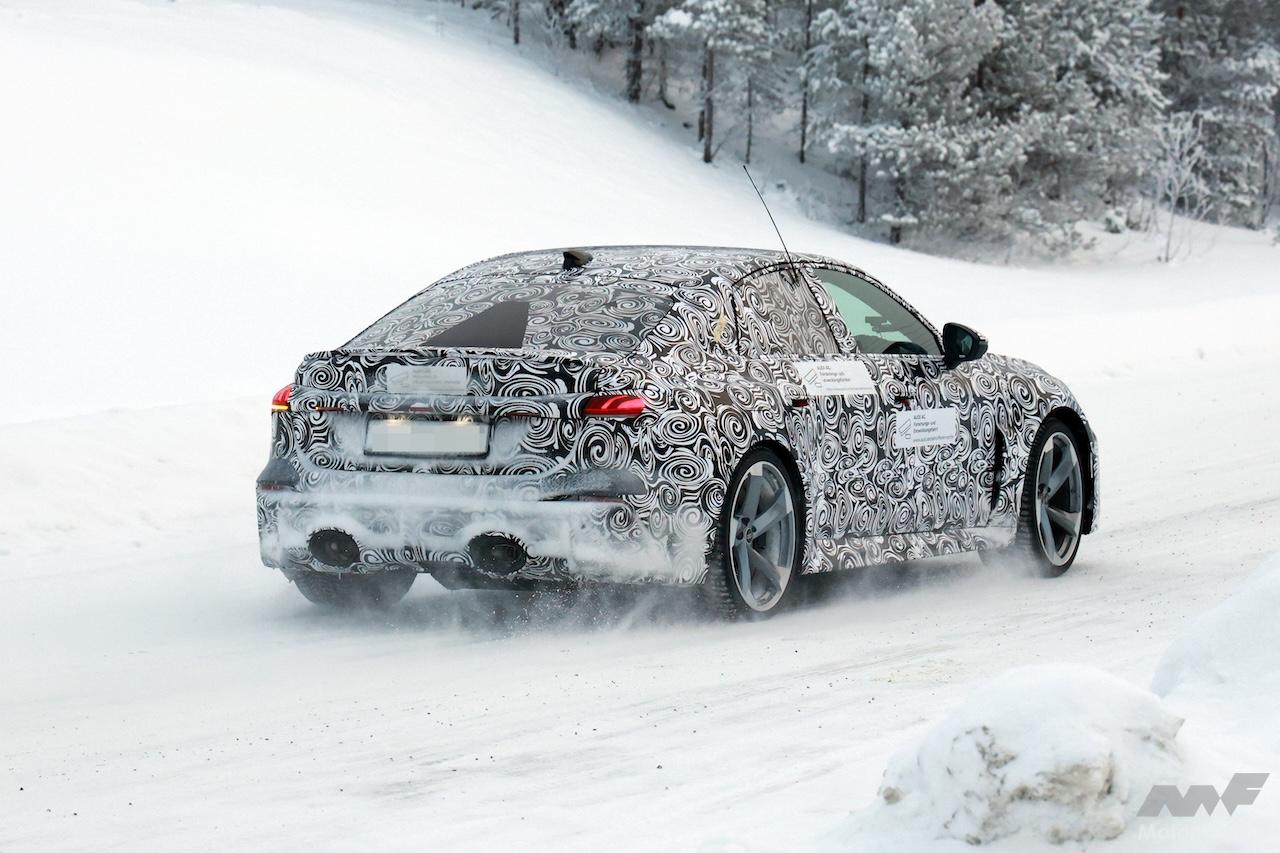 アウディ RS5 セダン 次期型プロトタイプ　スパイショット