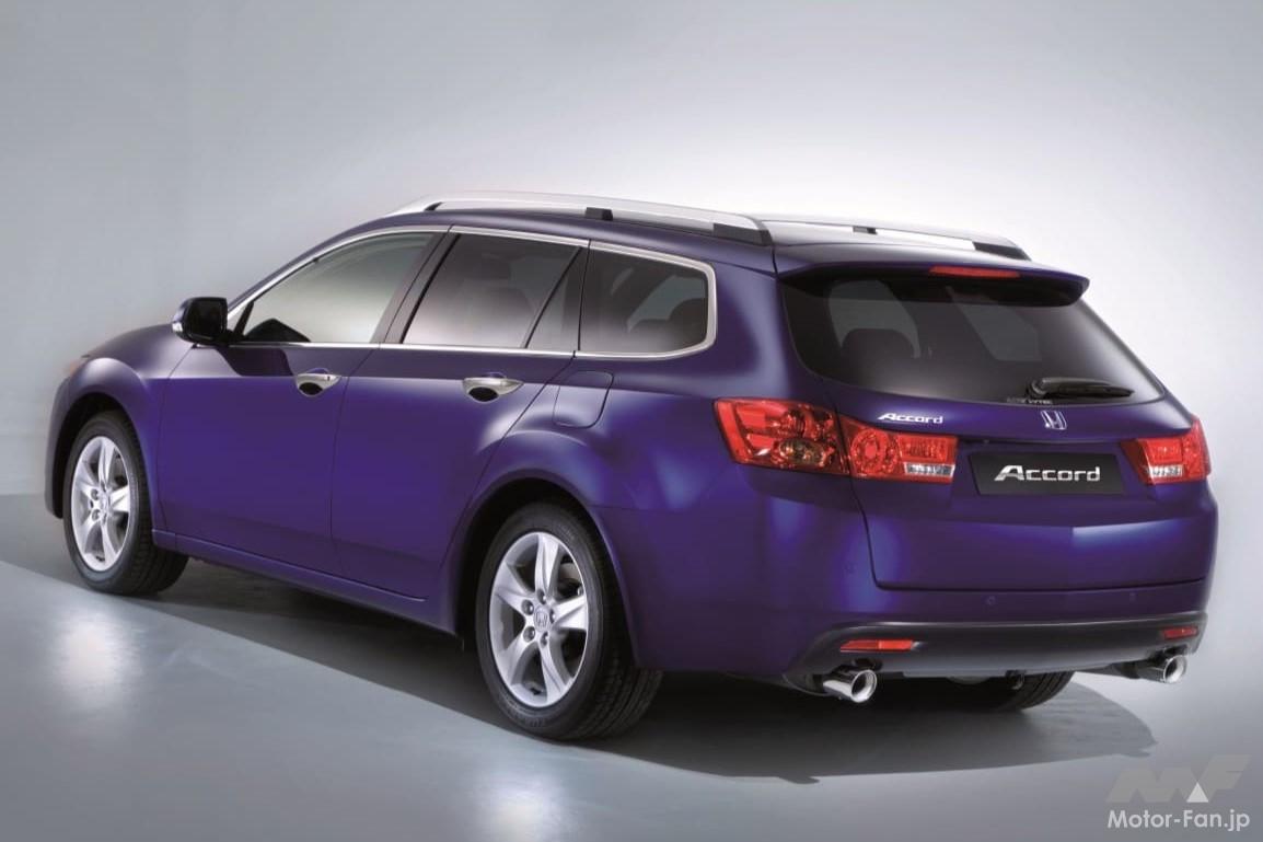 ホンダ8代目欧州仕様「アコードツアラー」のリアビュー