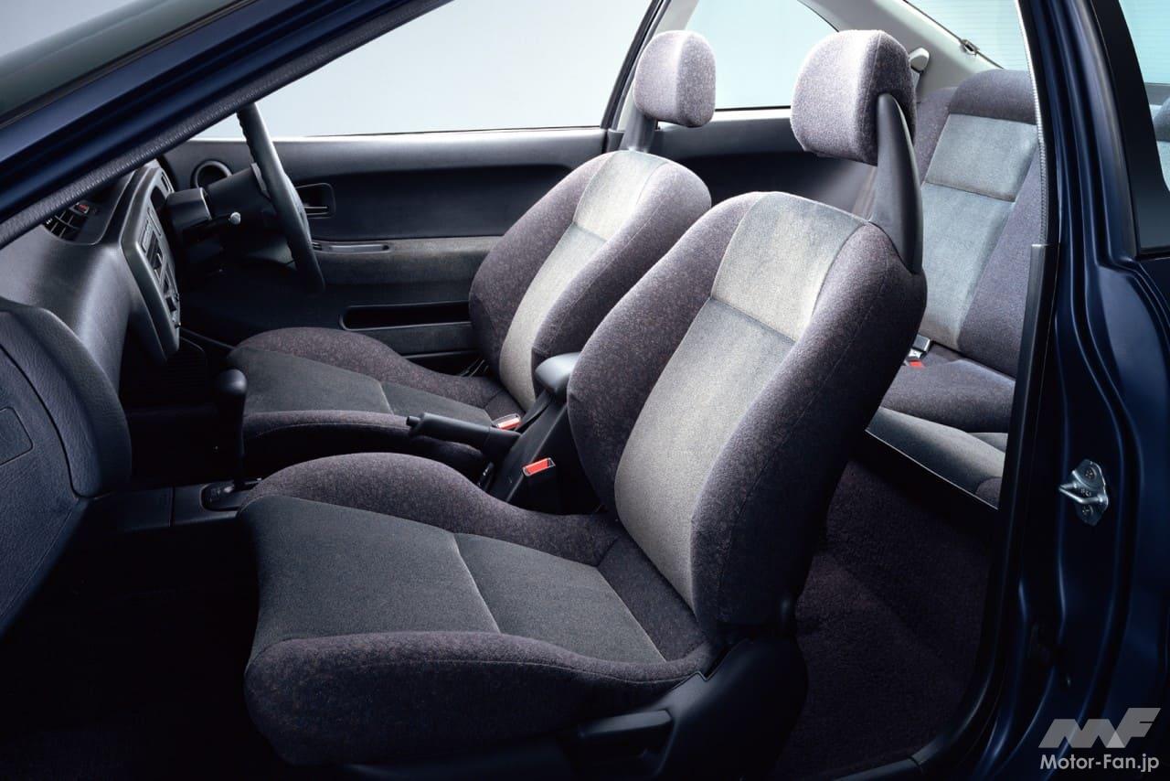 ホンダ「シビッククーペ」のフロントシート