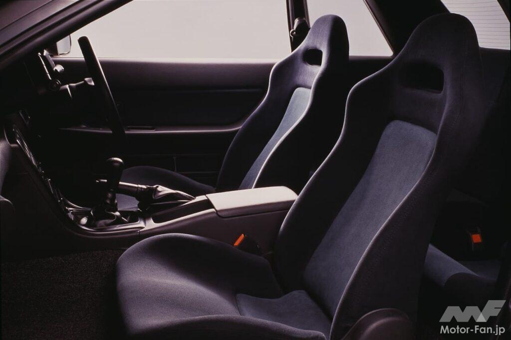 「R32型スカイラインGT-R NISMO」のフロントシート