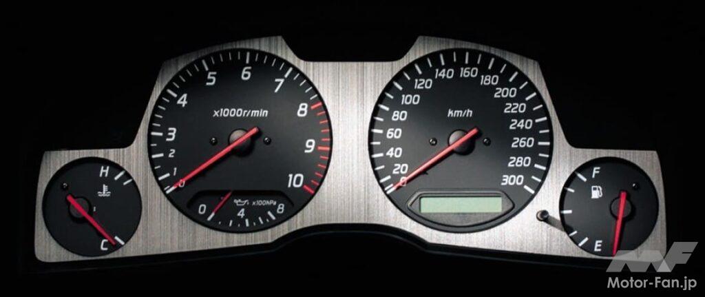 日産「R34型スカイラインGT-R MスペックニュルとVスペックIIニュル」のタコメーターとスピードメーター