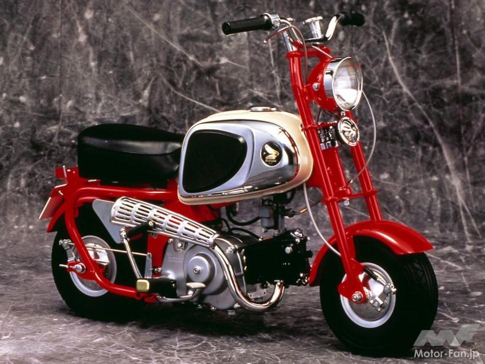 1964に登場したモンキーの2号機「CZ100」