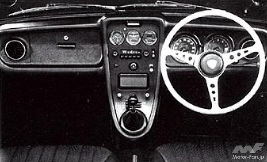 ファミリア・ロータリークーペのコクピット