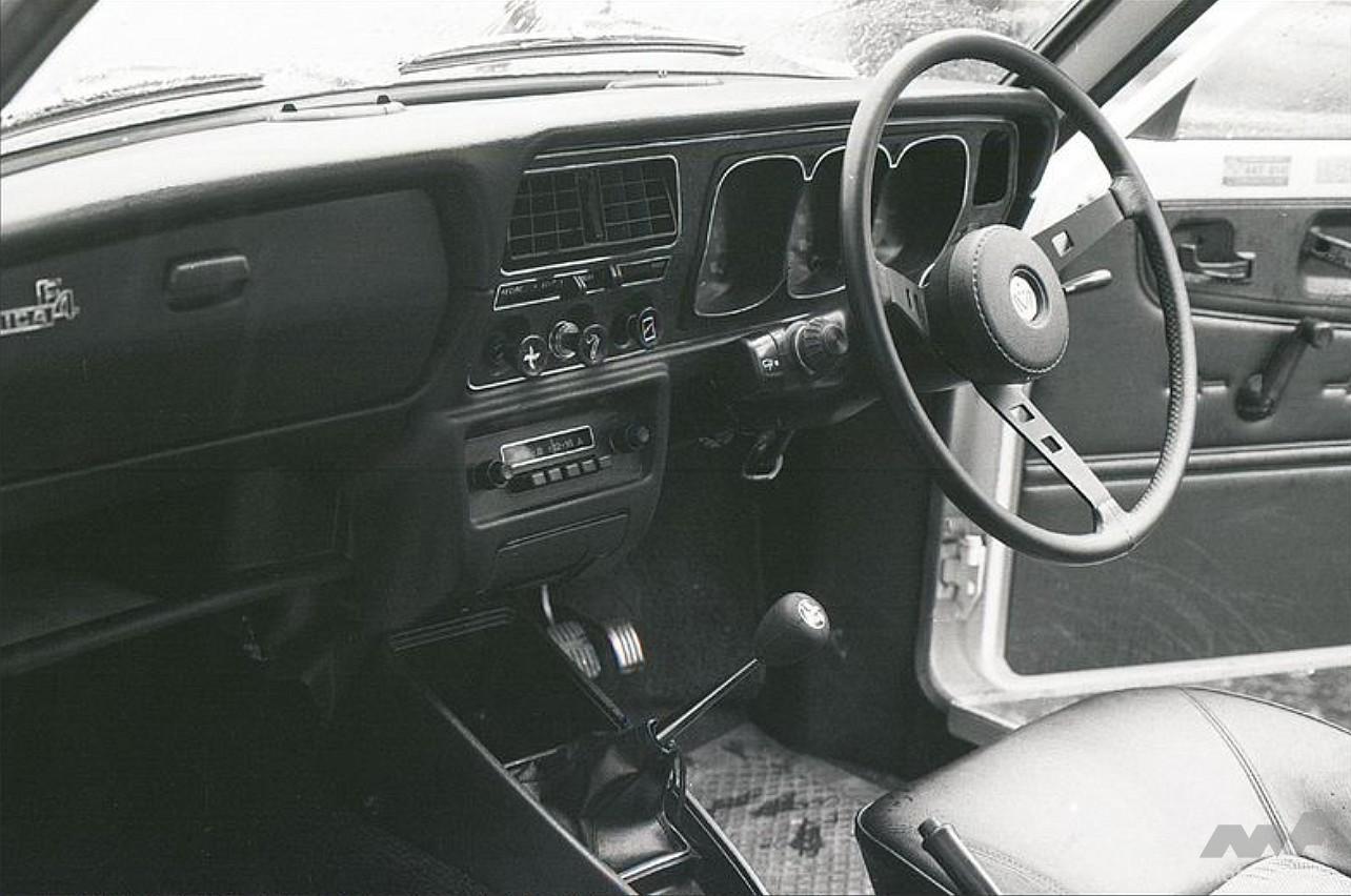 三菱3代目「ミニカF4」