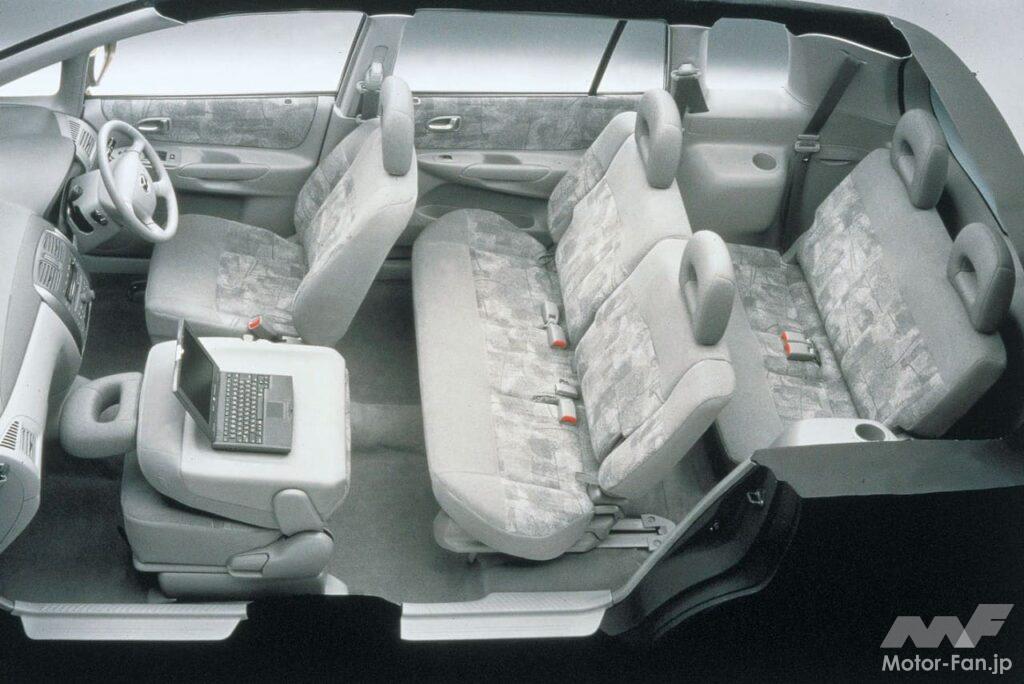 「プレマシー」の3列シートアレンジ