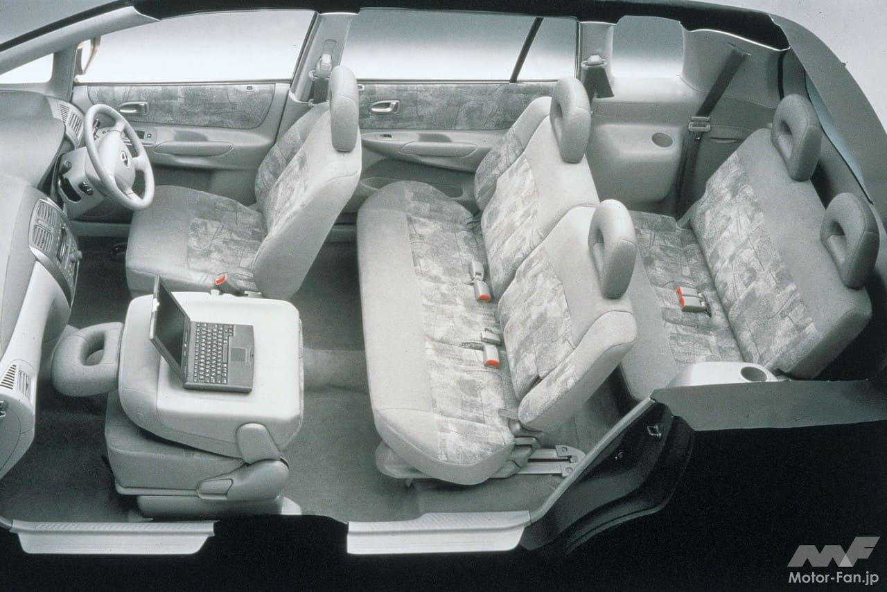 「プレマシー」の3列シートアレンジ