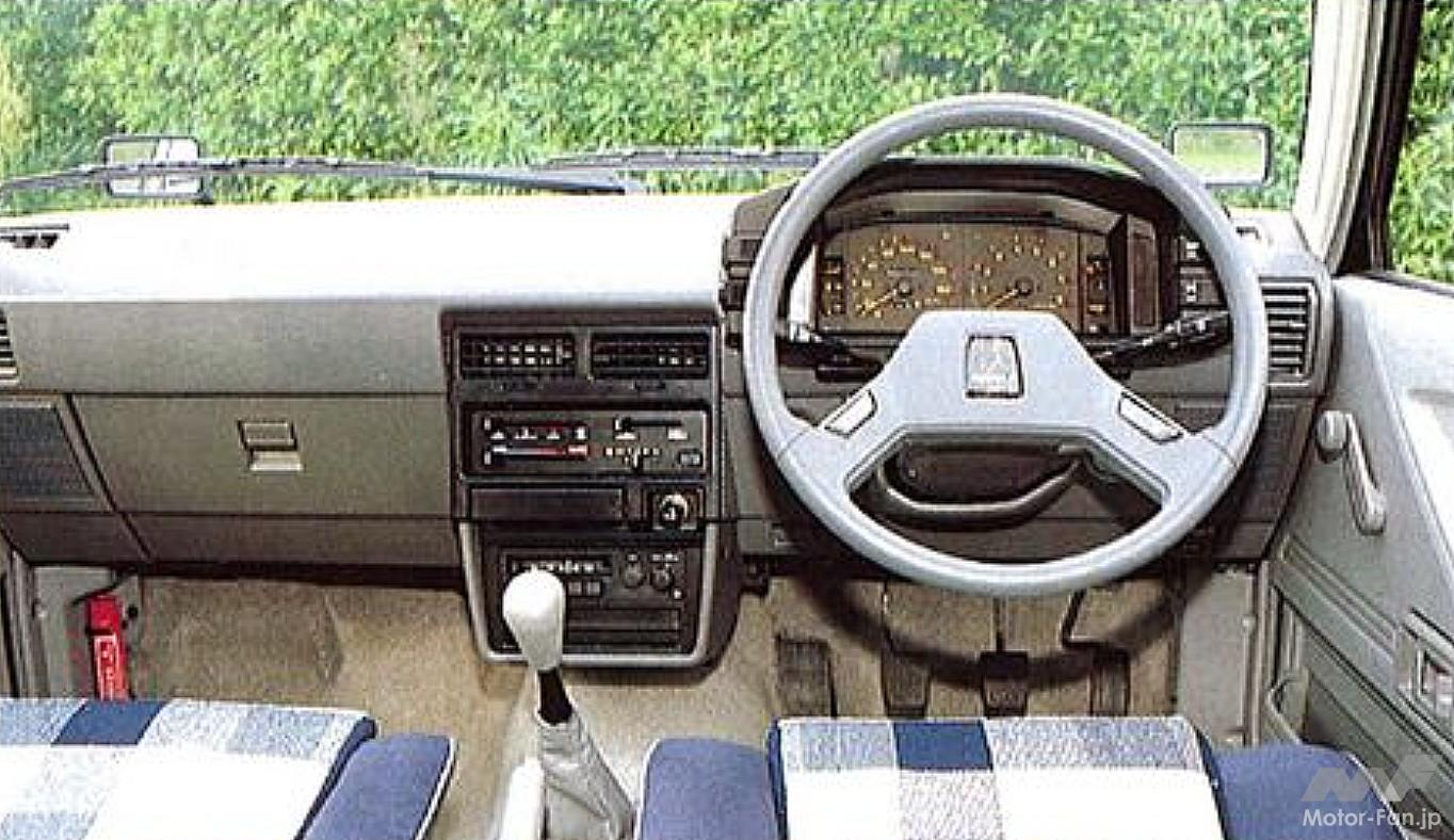 「カローラII」のコクピット