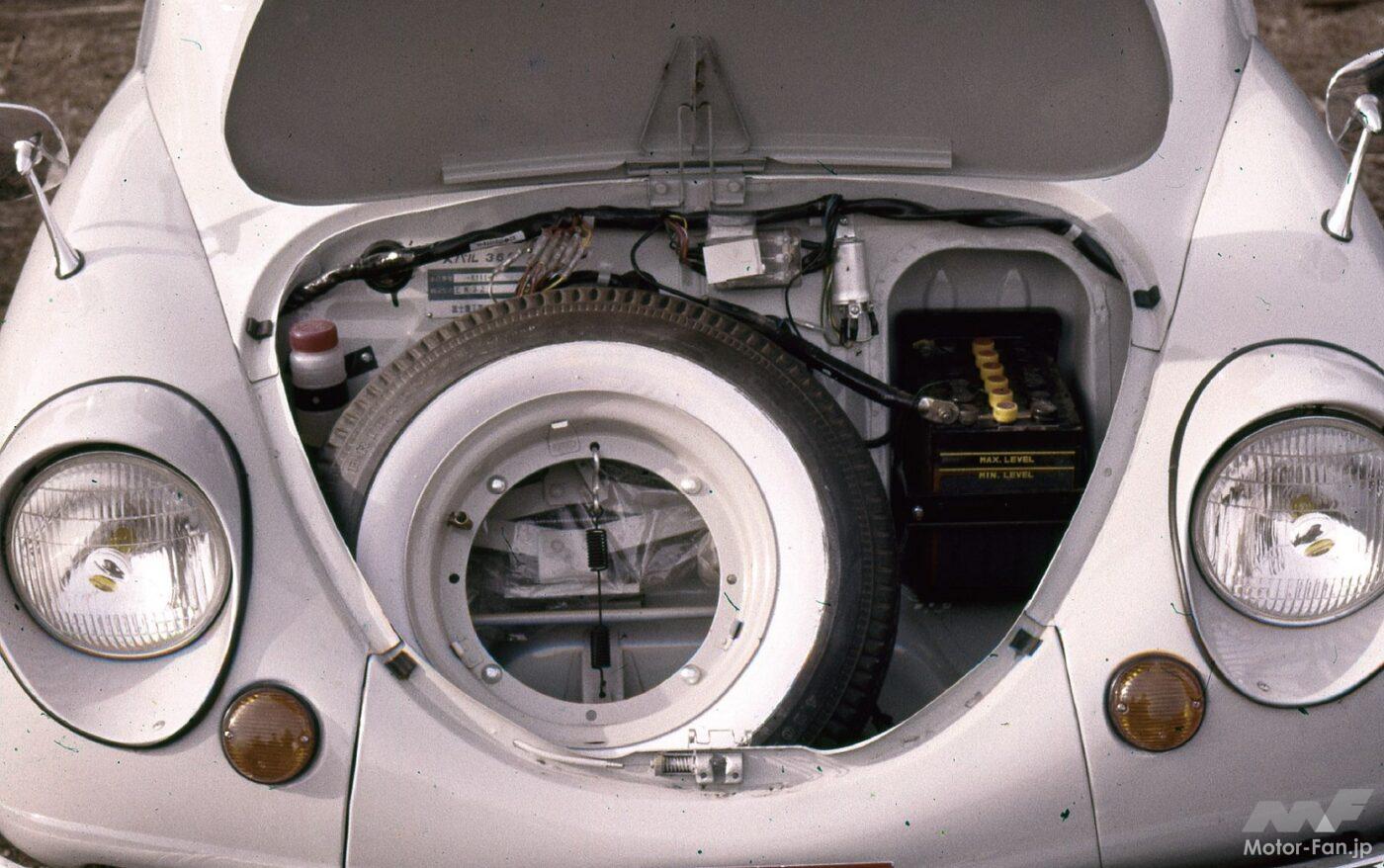 スバル360のフロントラゲッジ部