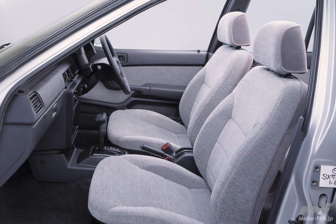 3代目「ランサー」のフロントシート