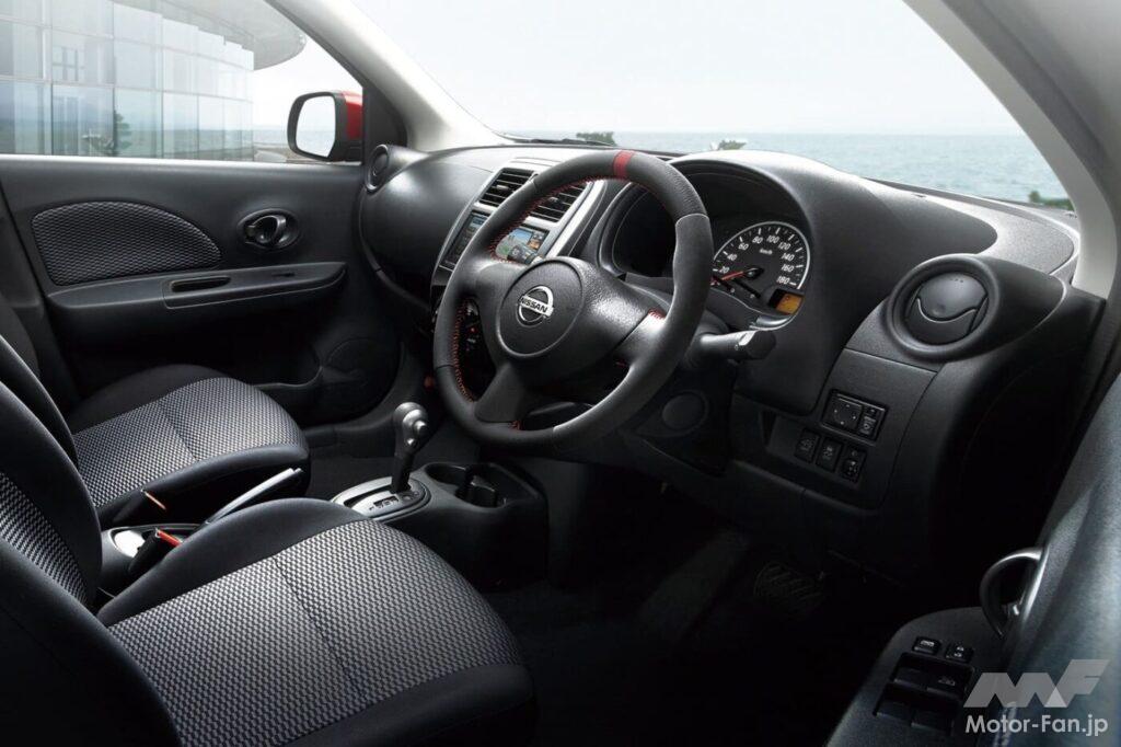 「マーチNISMO」のコクピット