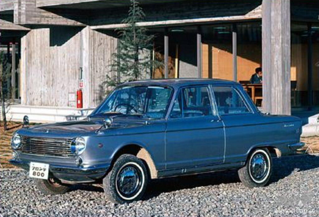 1965年にデビューしたスズキ「フロンテ800」