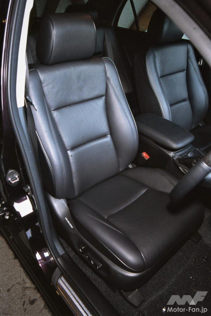 トヨタ「ヴェロッサ」のフロントシート