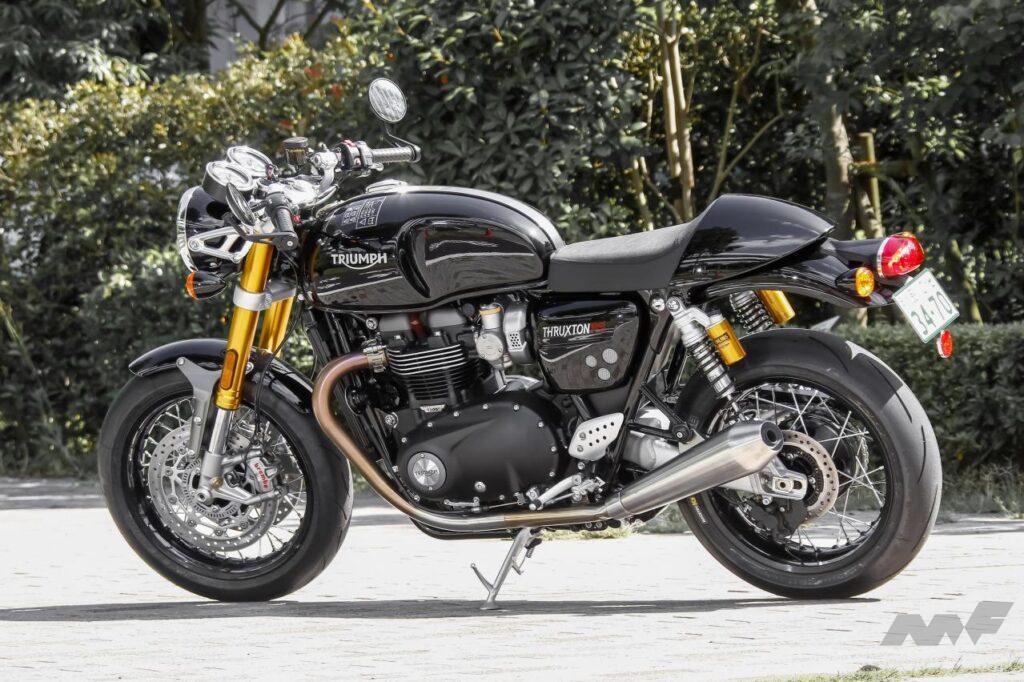 トライアンフ・ラクストン1200RS