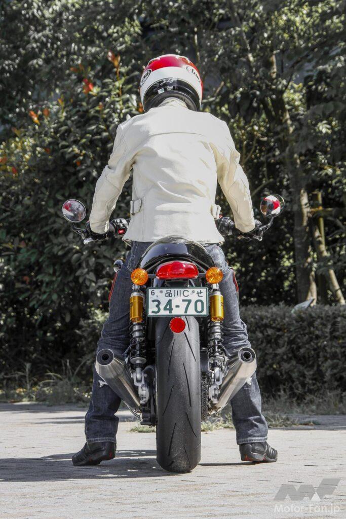 トライアンフ・ラクストン1200RS