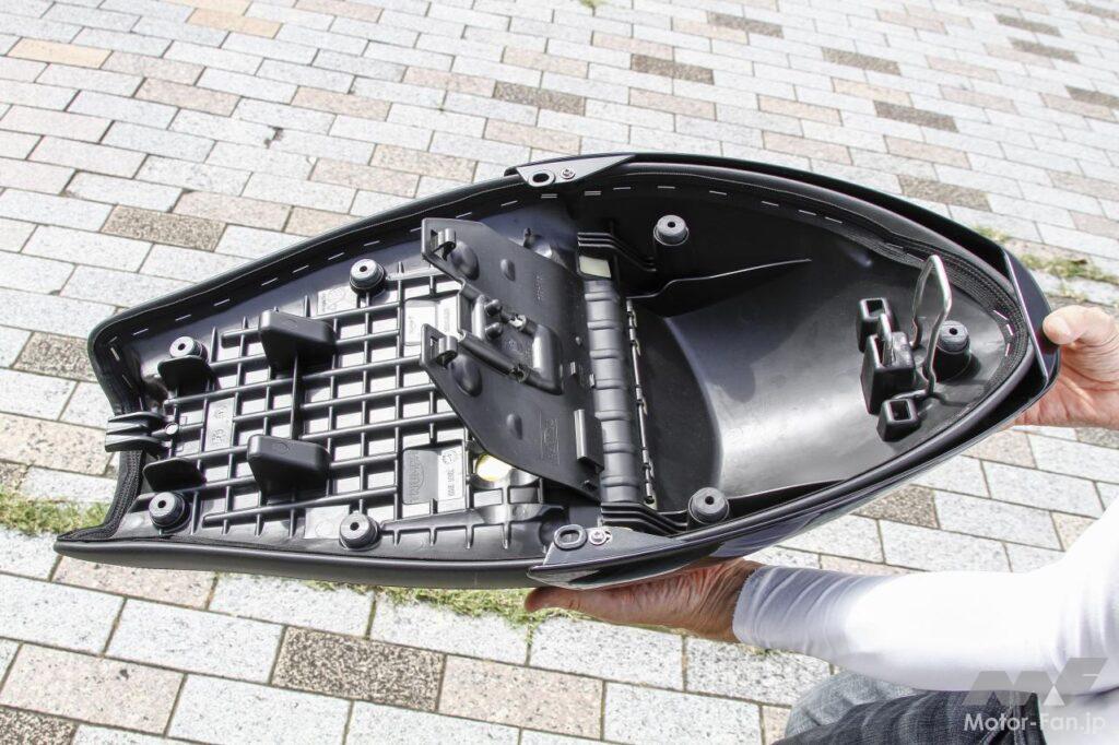 トライアンフ・ラクストン1200RS