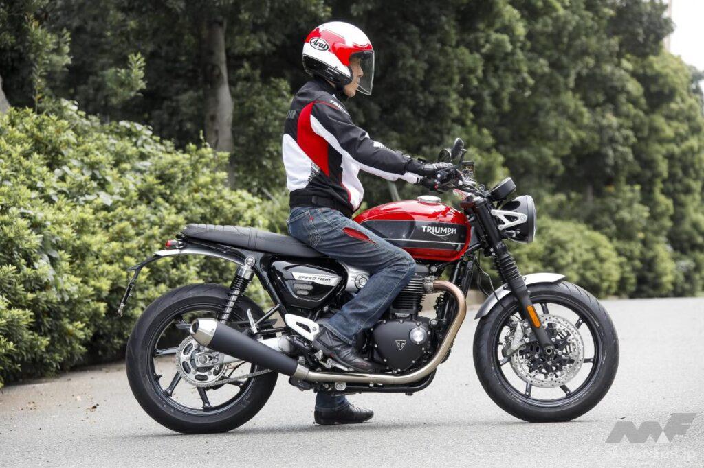 トライアンフ・スピードツイン1200