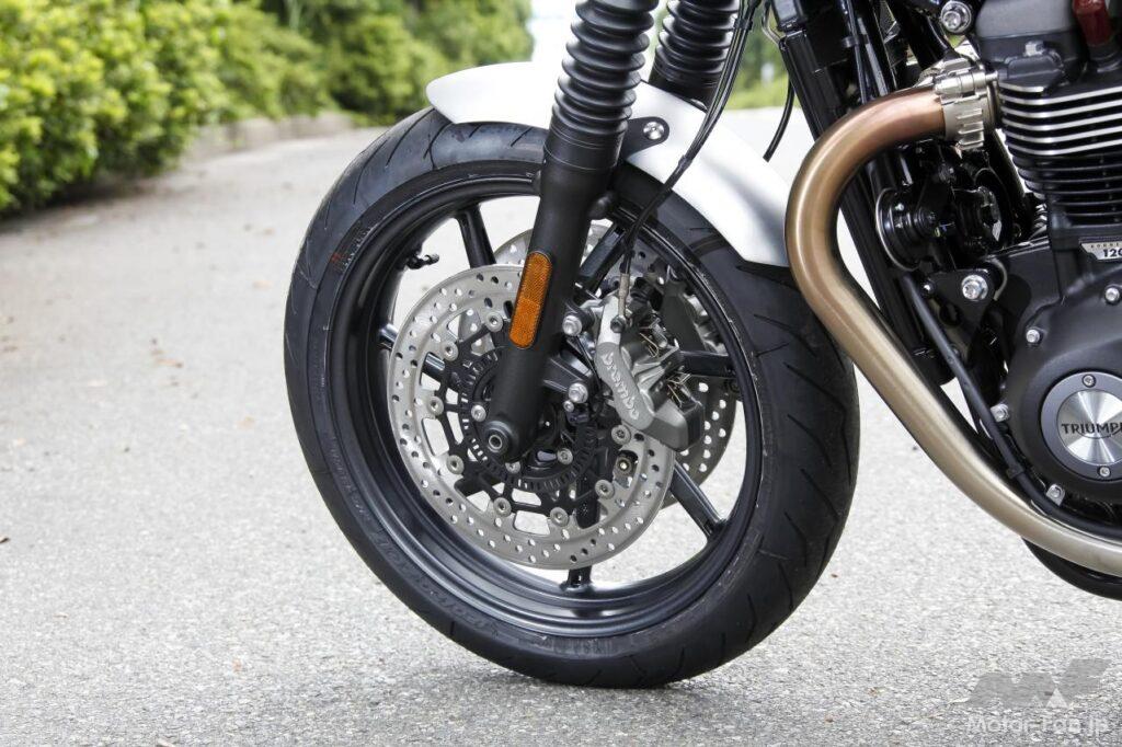 トライアンフ・スピードツイン1200