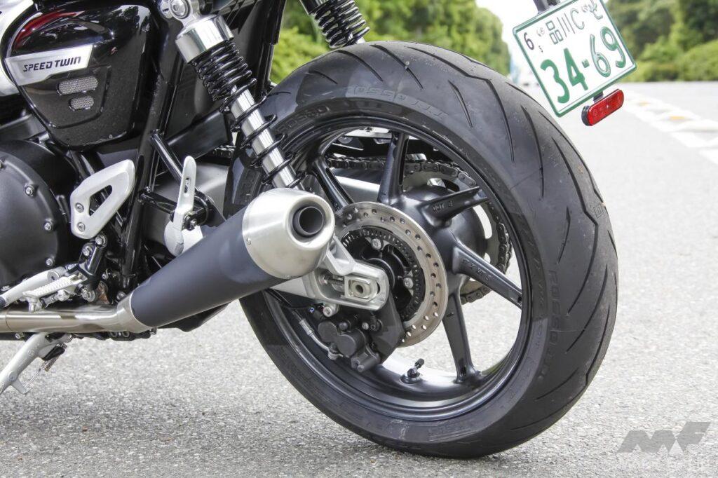 トライアンフ・スピードツイン1200