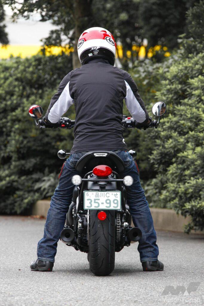 トライアンフ・ボンネビルボバー ブラック