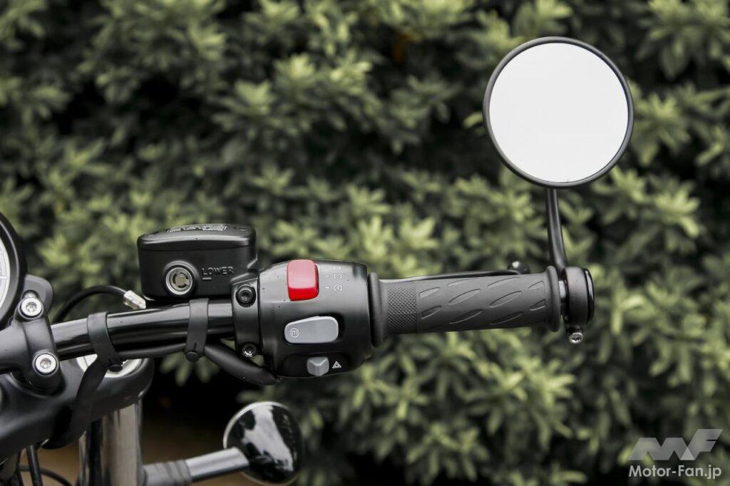 トライアンフ・ボンネビルボバー ブラック