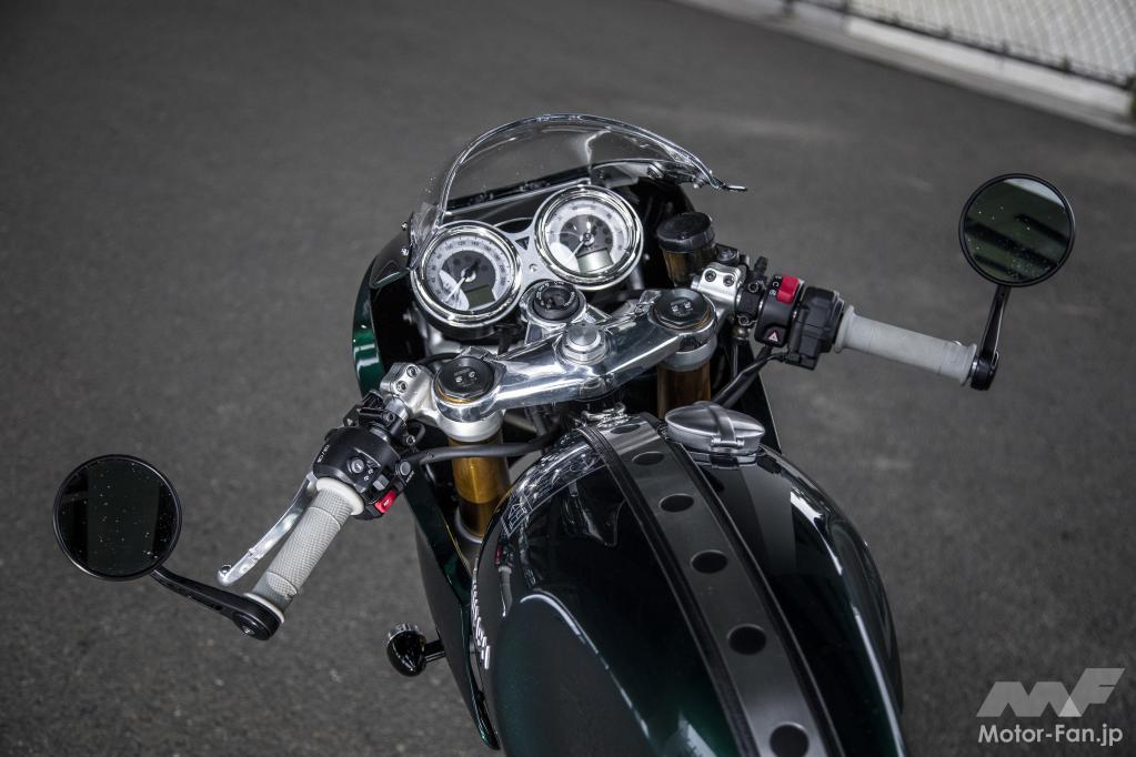 トライアンフ・スラクストンR