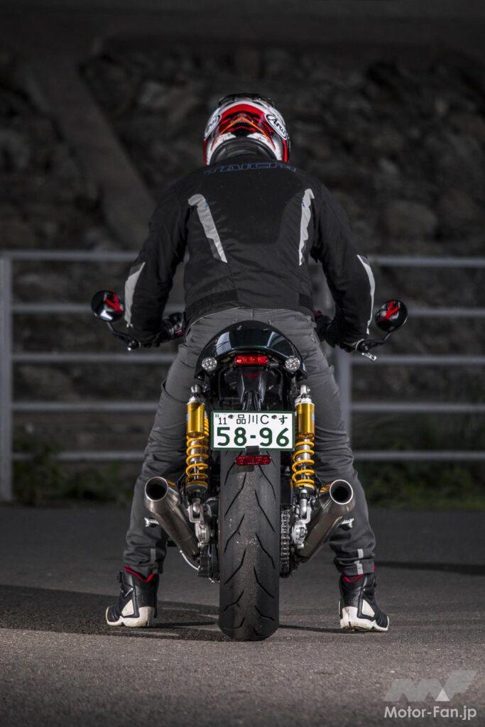 トライアンフ・スラクストンR