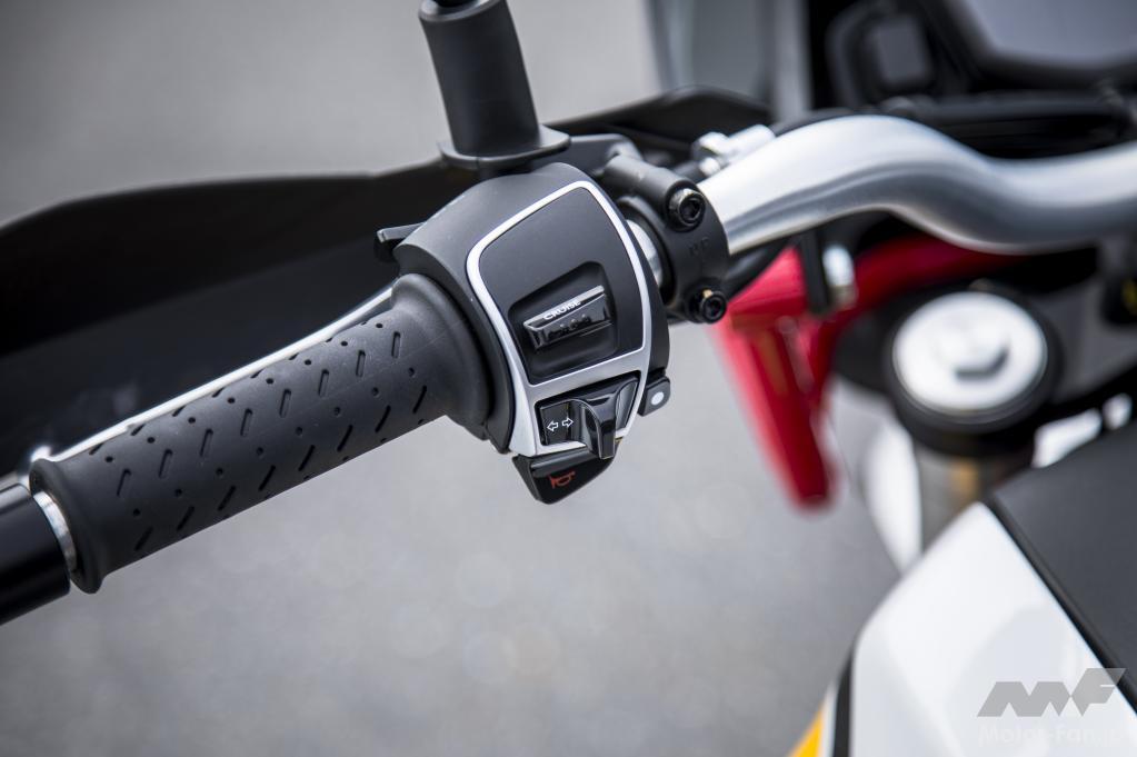 モトグッツィ・V85 TT