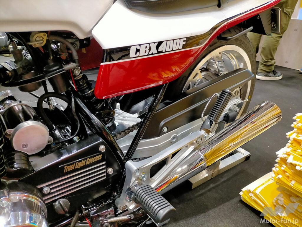 ホンダCBX400F ……ではありません！ これはエイプ50、原付です