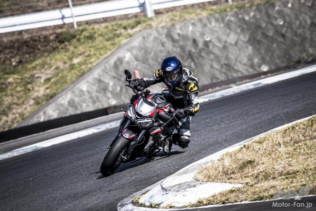 トライアンフ・ストリート トリプル RS