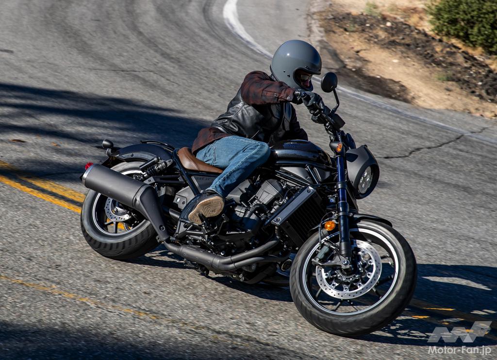 ロングツーリングでは大排気量バイクの方が疲れない？