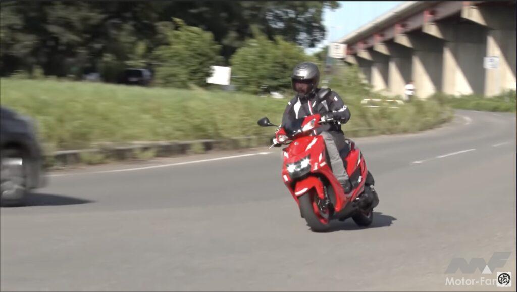 動画・モトチャンプTV】スクーター研究所 ブレずにスポコンなシグナスX